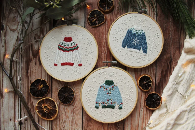 Motif de broderie à la main Sweater Weather : broderie de motifs de Noël