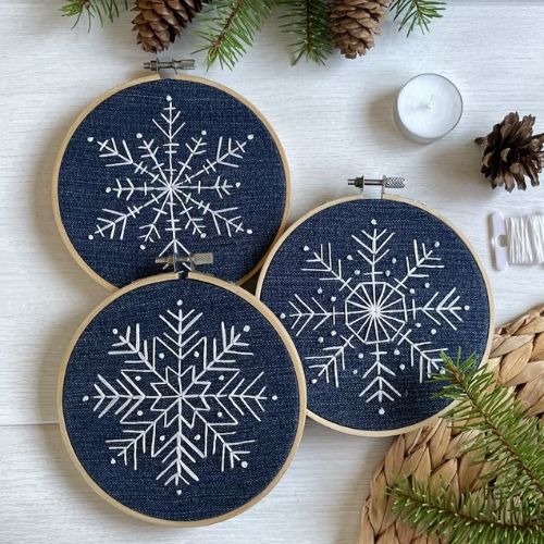 Set mit 3 Weihnachts-Schneeflocken-Mustern von VividStitchShop auf Etsy