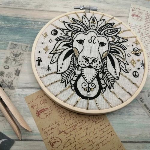 Sternzeichen Löwe Sternzeichen himmlische Perle Stickmuster von Heidi Kolibris auf Etsy