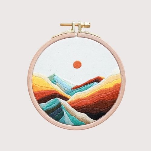 Orange & Teal Mountain Range Stickmuster von vikasspace auf Etsy